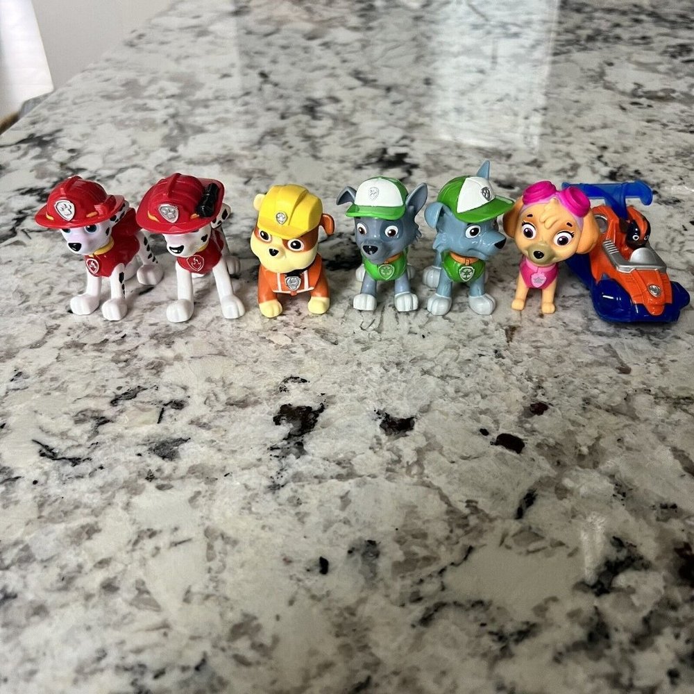 Paw Patrol Action Figures Lot Of 7